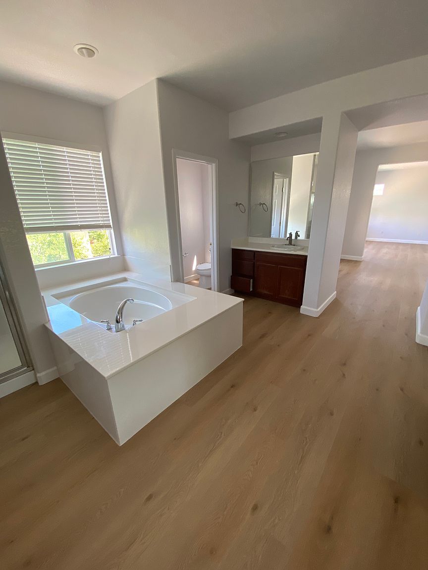 564 Presidio Pl photo 5