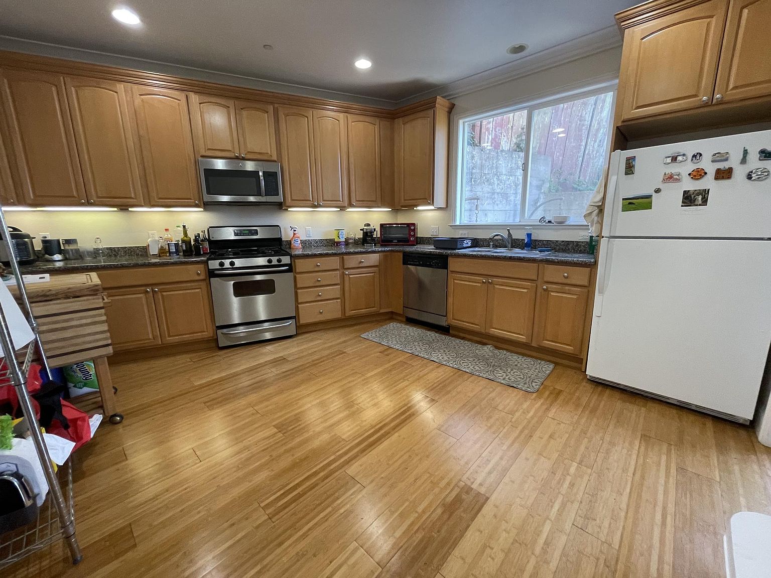 428 Wellington Ave photo 2