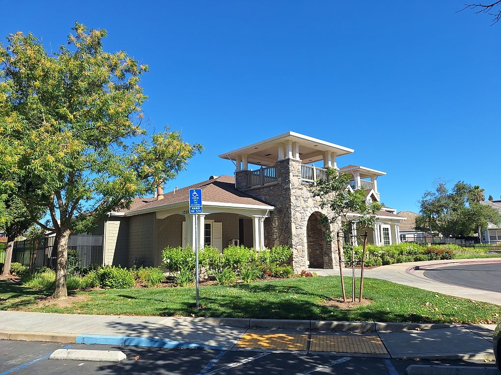 2386 Lighthouse Cir photo 5
