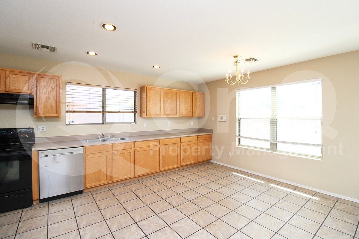 699 E Springfield Pl Chandler, AZ 85286 photo 4
