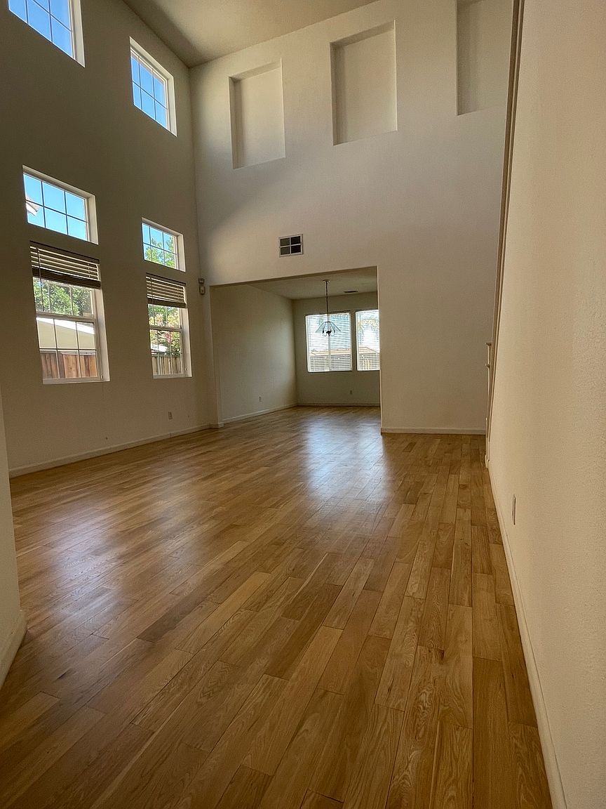5482 Benttree Way photo 5