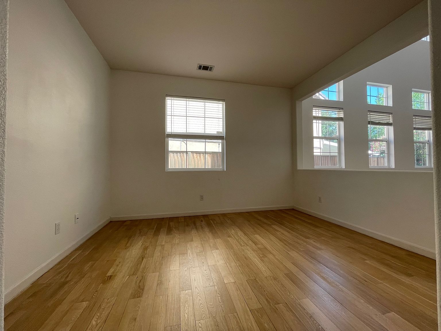 5482 Benttree Way photo 3