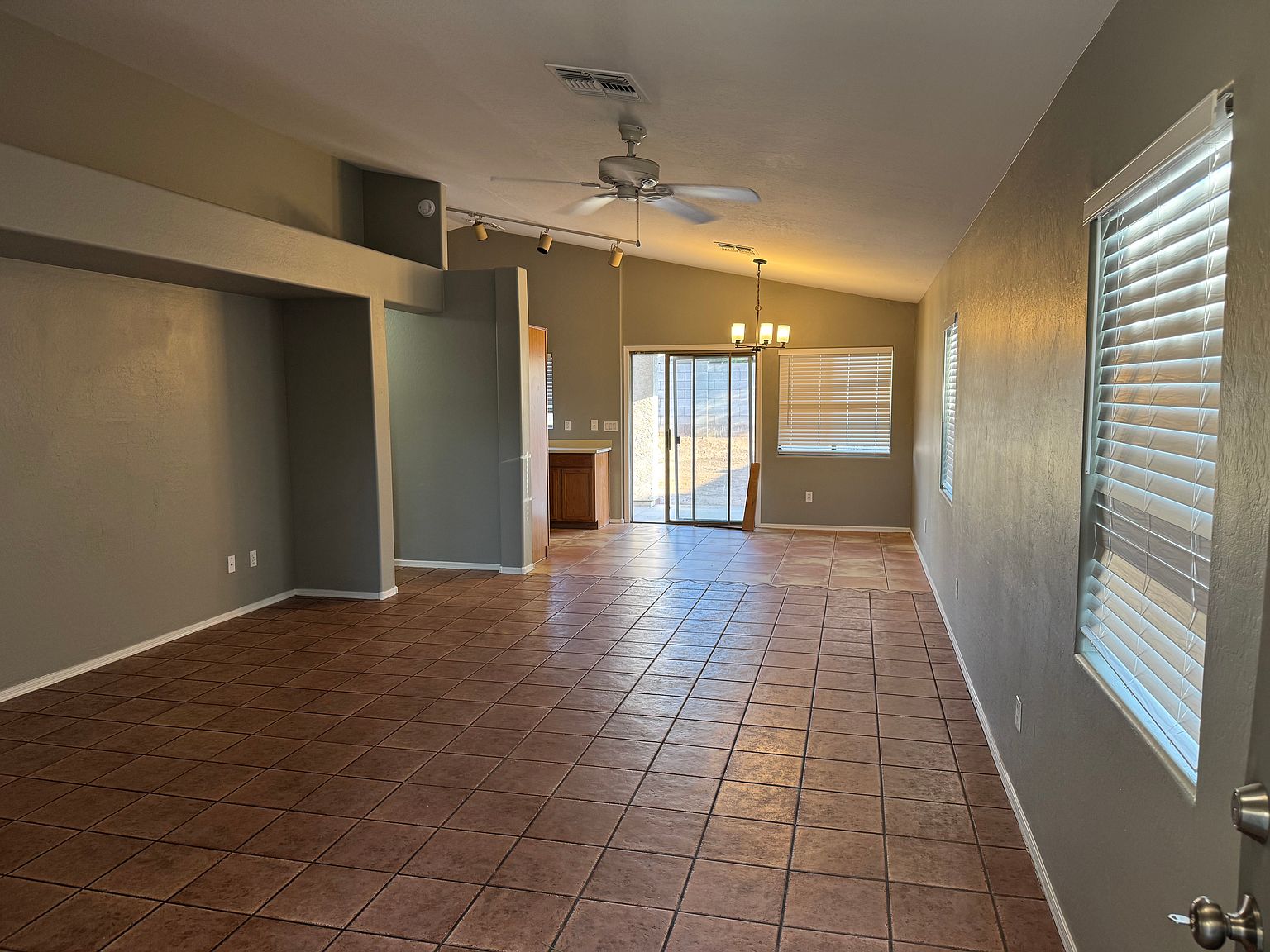 1523 W Nancy Ln photo 5
