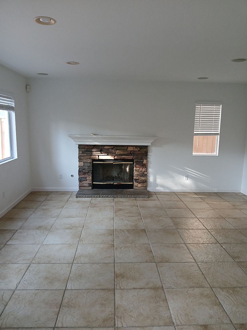333 Spring Canyon Way photo 2