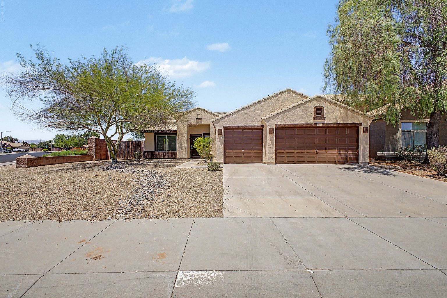15652 W Durango St Goodyear, AZ 85338 photo 2