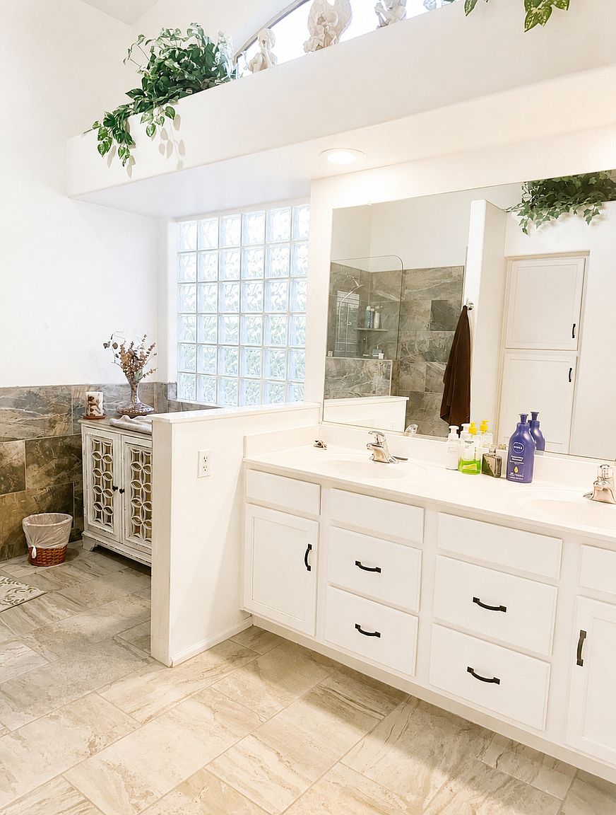 4631 E Torrey Pines Ln photo 3