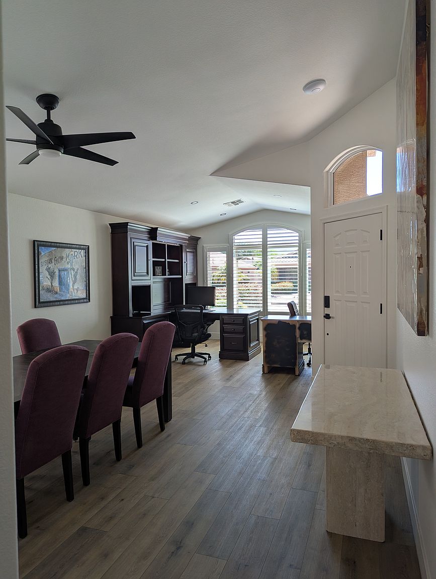 4630 E Torrey Pines Ln photo 3