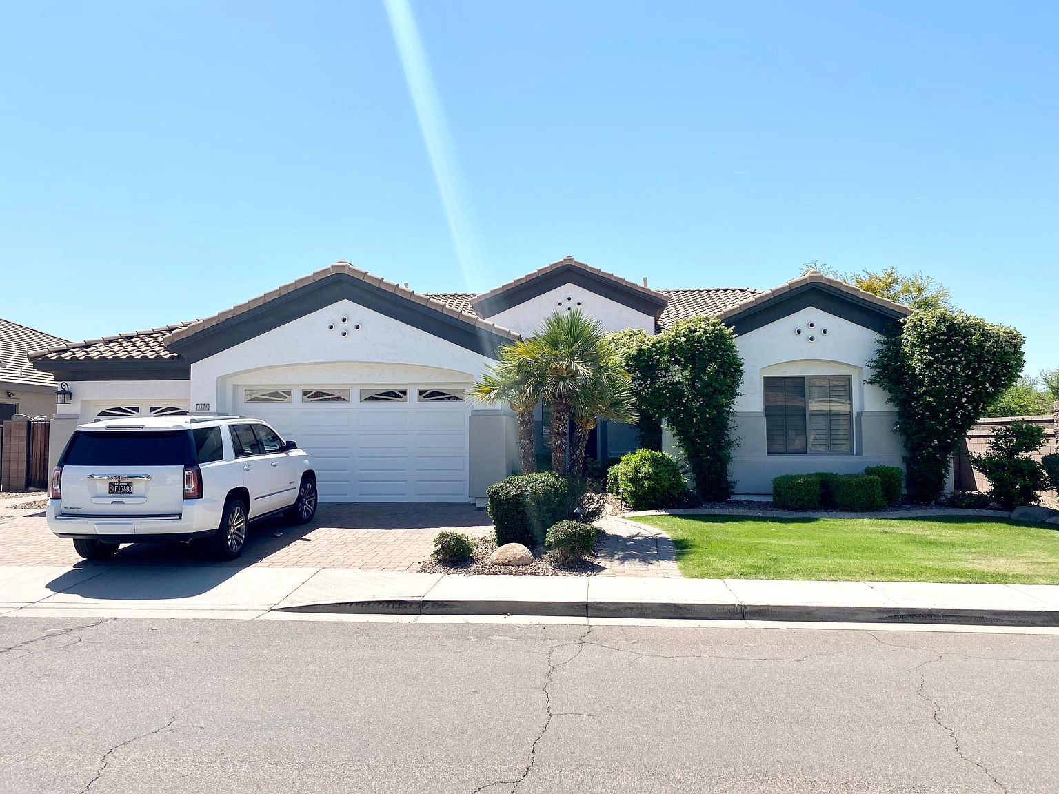 1123 E Coconino Dr