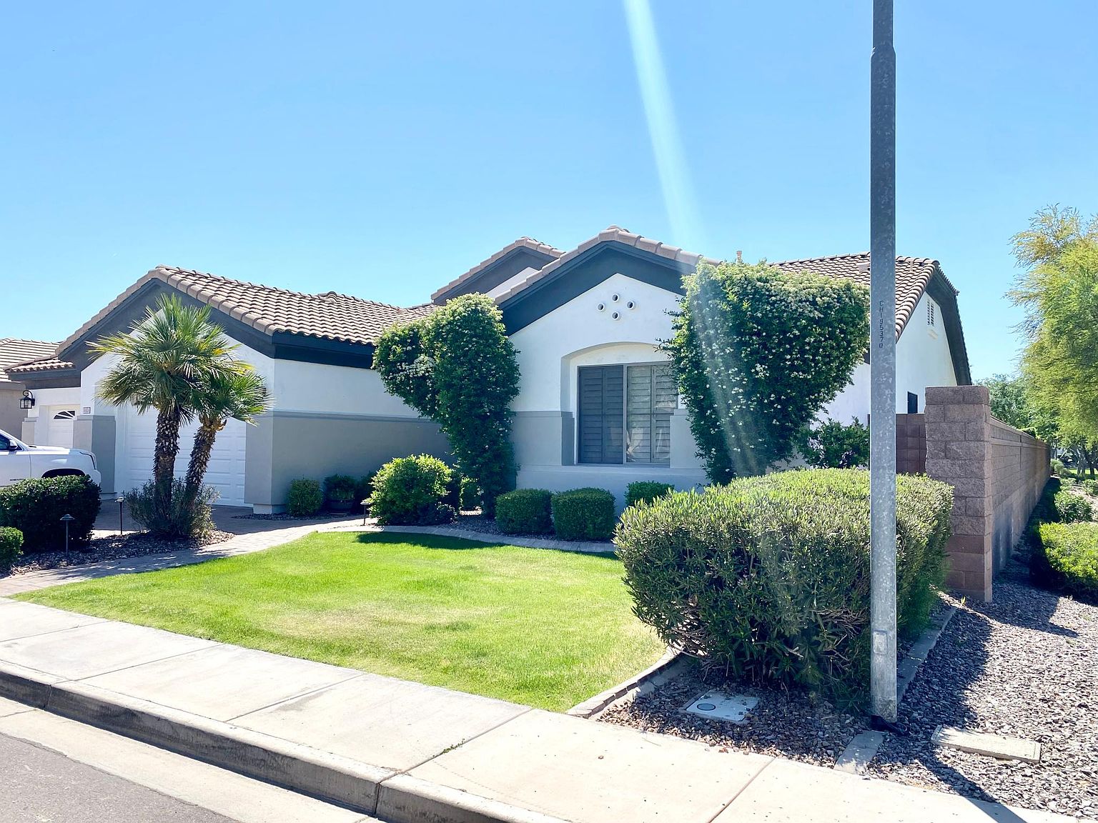 1123 E Coconino Dr photo 3