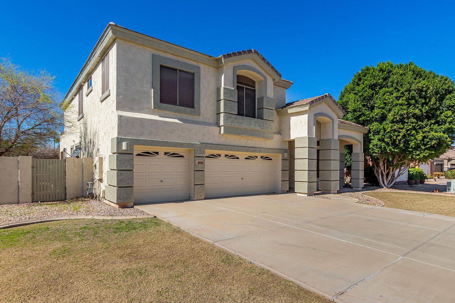 504 N Swallow Ln Gilbert, AZ 85234 photo 2