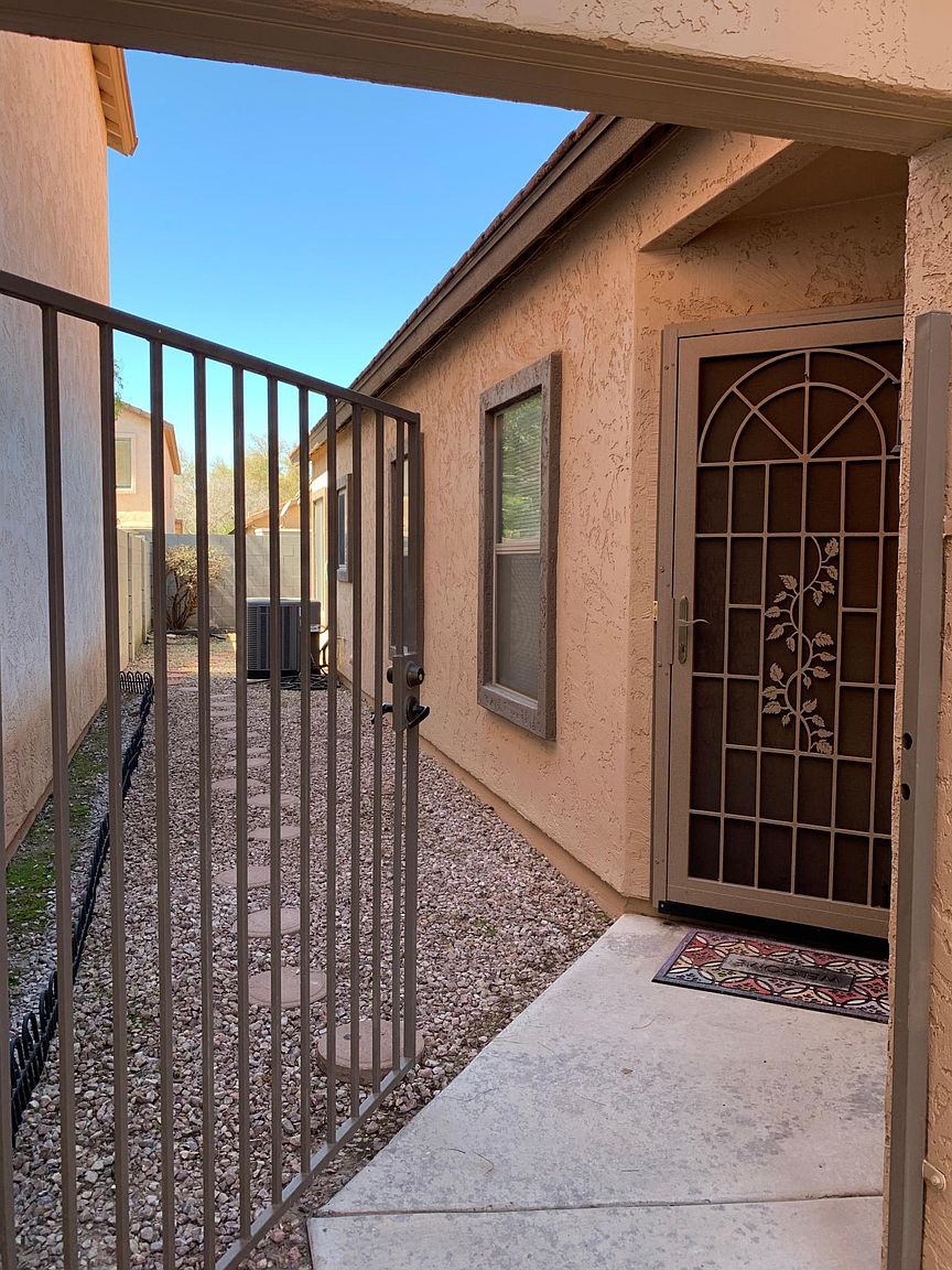 942 S Balboa Dr Gilbert, AZ 85296 photo 2