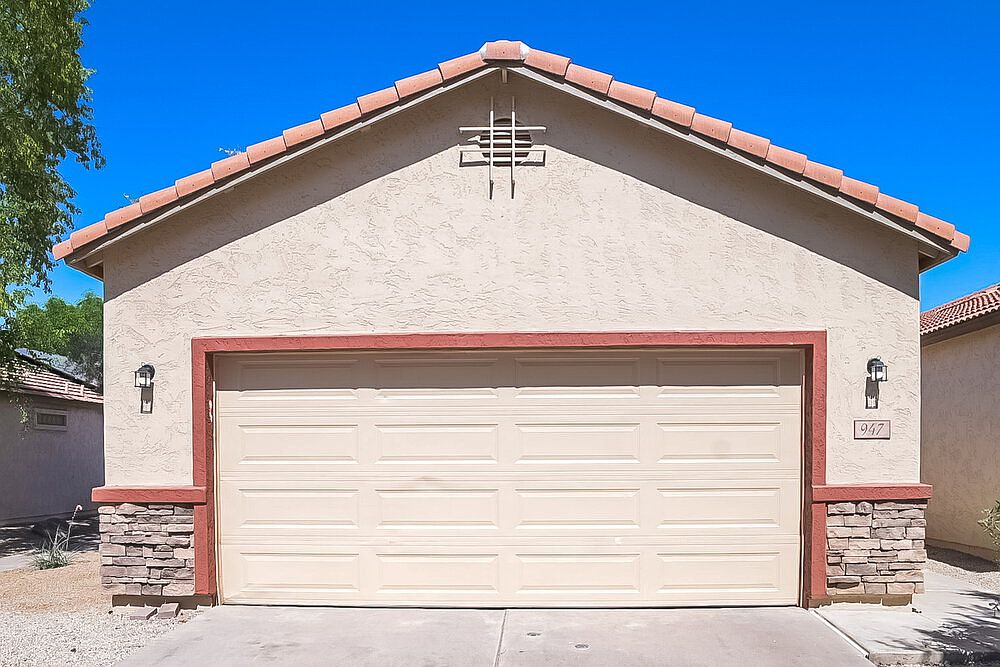947 S Tucana Ln photo 2
