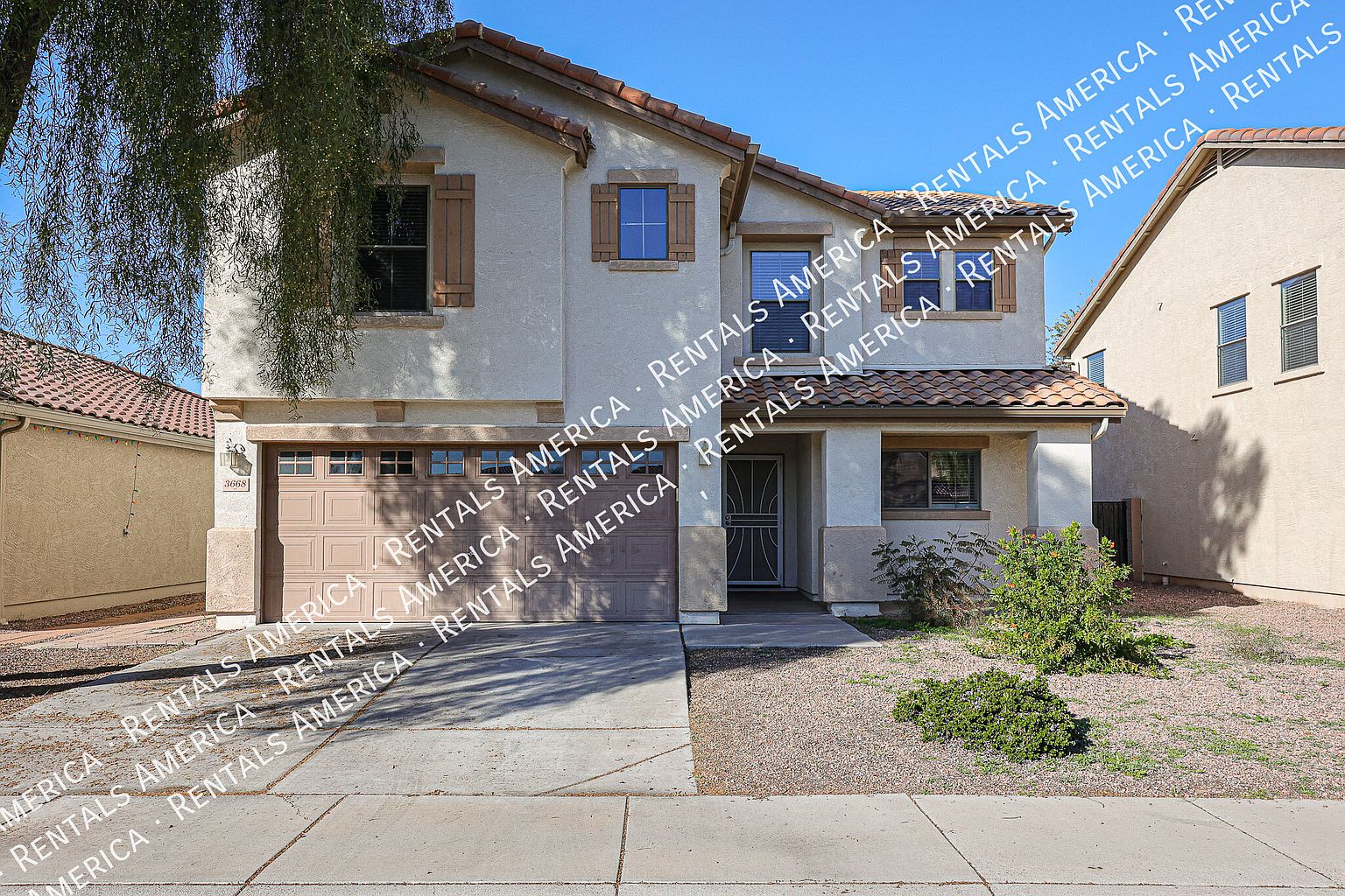 3668 E Orchid Ln