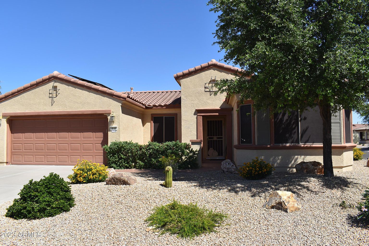 19103 N Emerald Cove Way Surprise, AZ 85387 photo 2