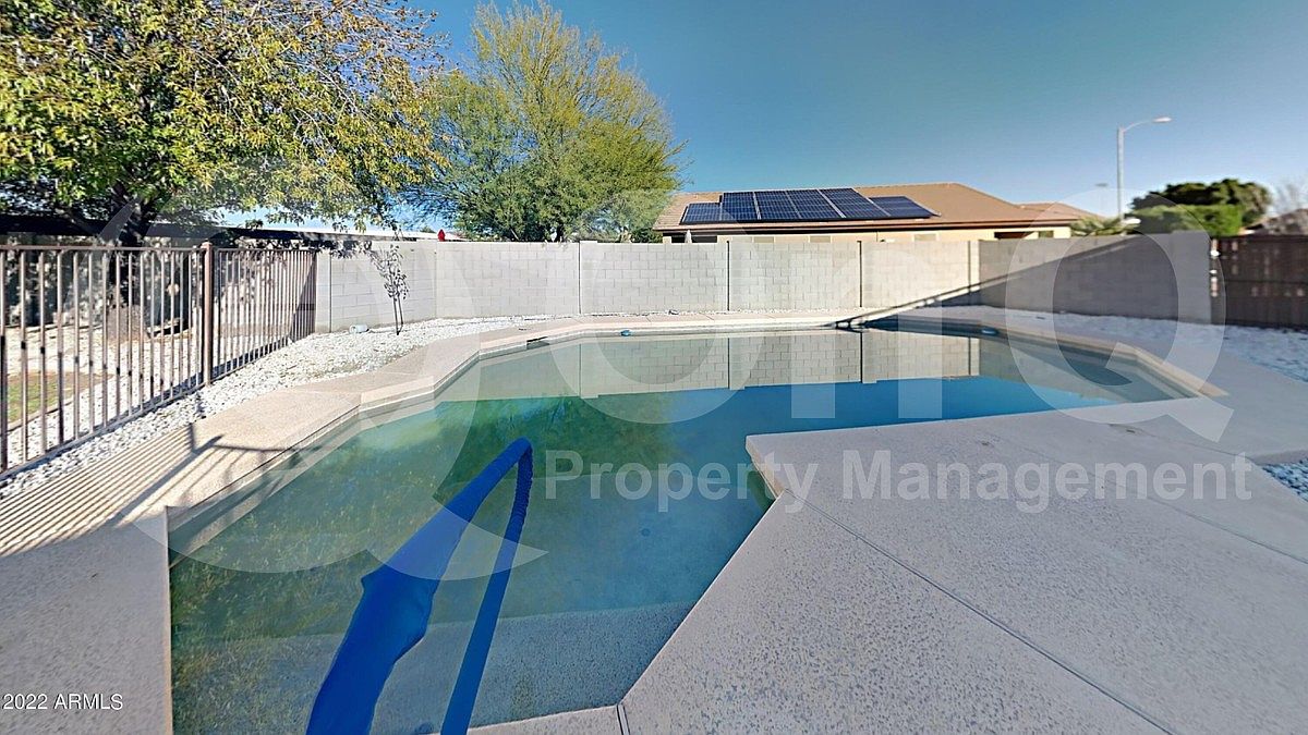 8647 W Monona Ln photo 2