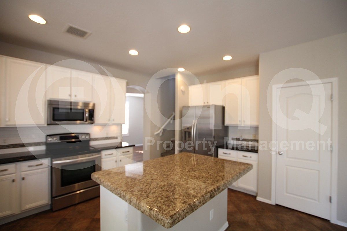 27807 N 59th Dr Phoenix, AZ 85083 photo 3
