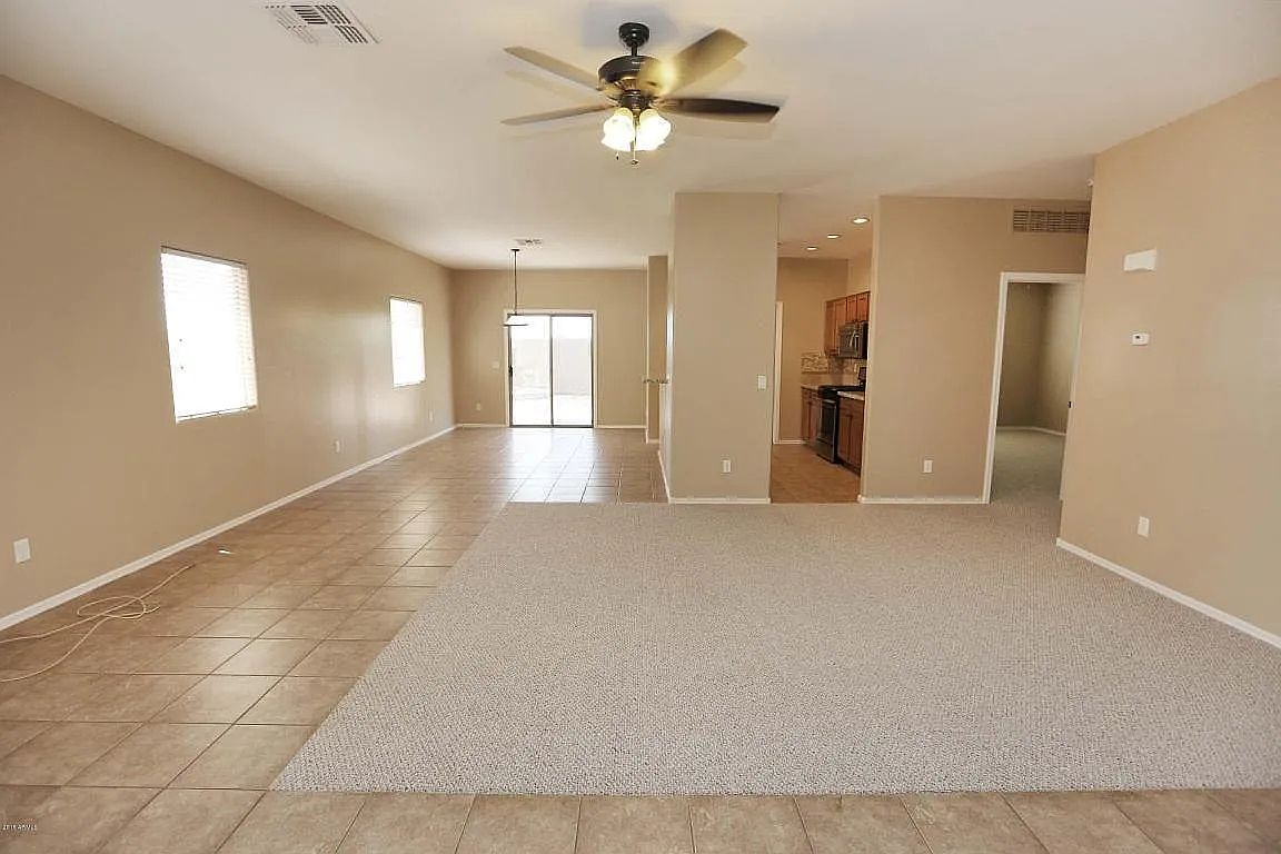 41114 N Hudson Trl photo 2