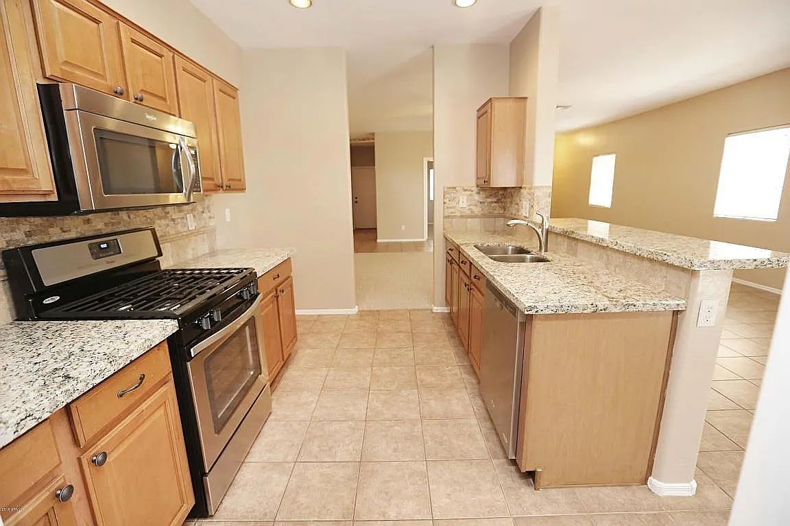 41114 N Hudson Trl photo 4