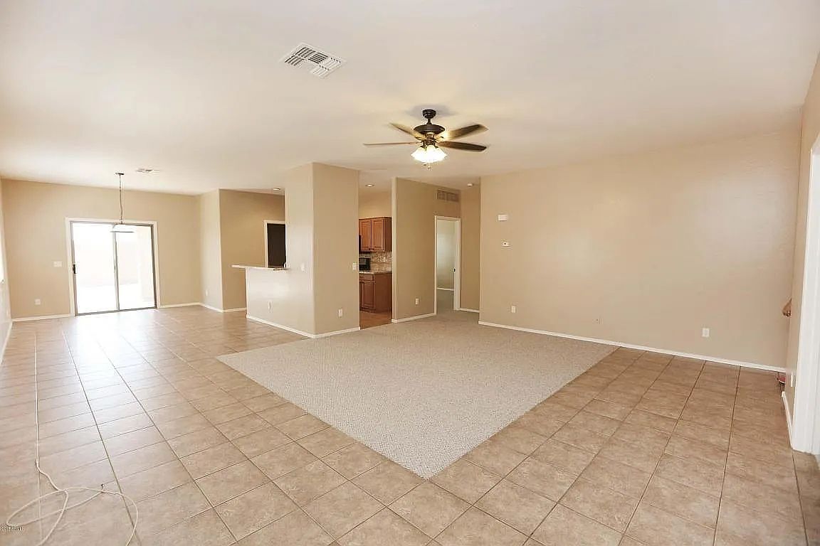 41114 N Hudson Trl photo 3