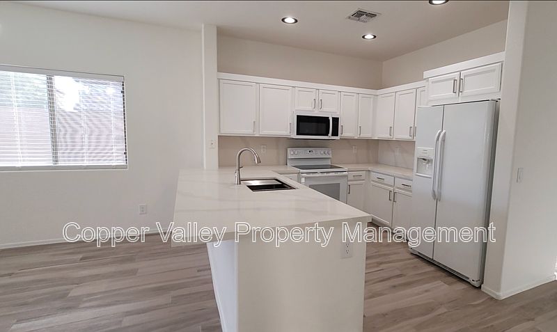 3793 W Wayne Ln Anthem, AZ 85086 photo 4