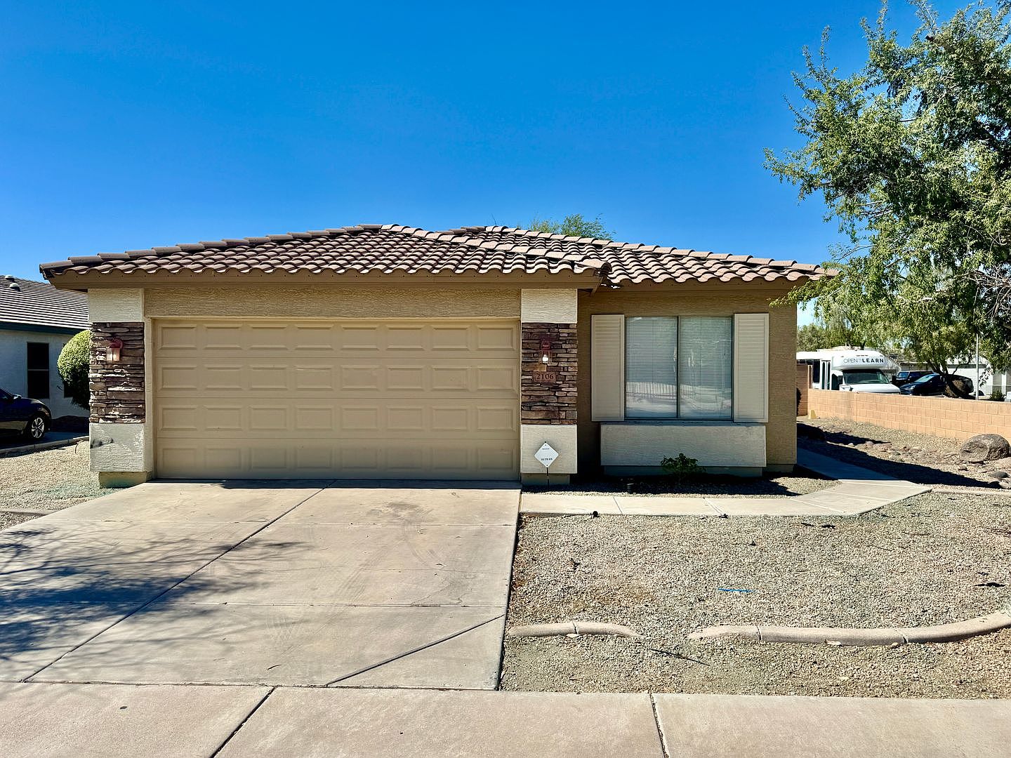 2106 W ALTA VISTA RD