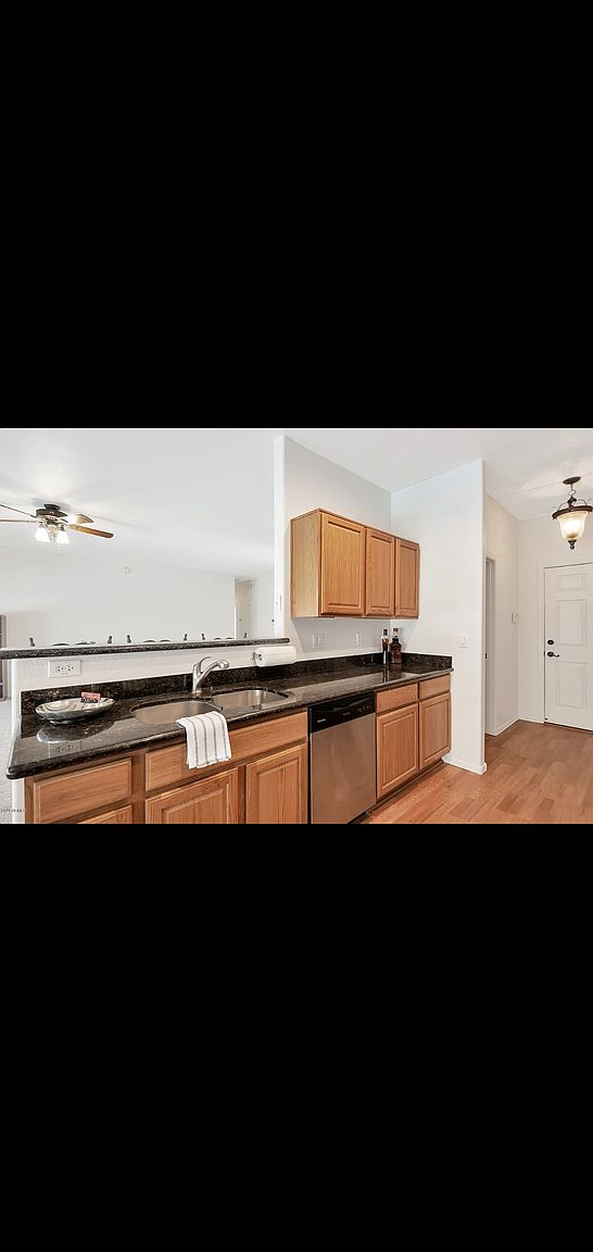 5606 S 26th Pl photo 4