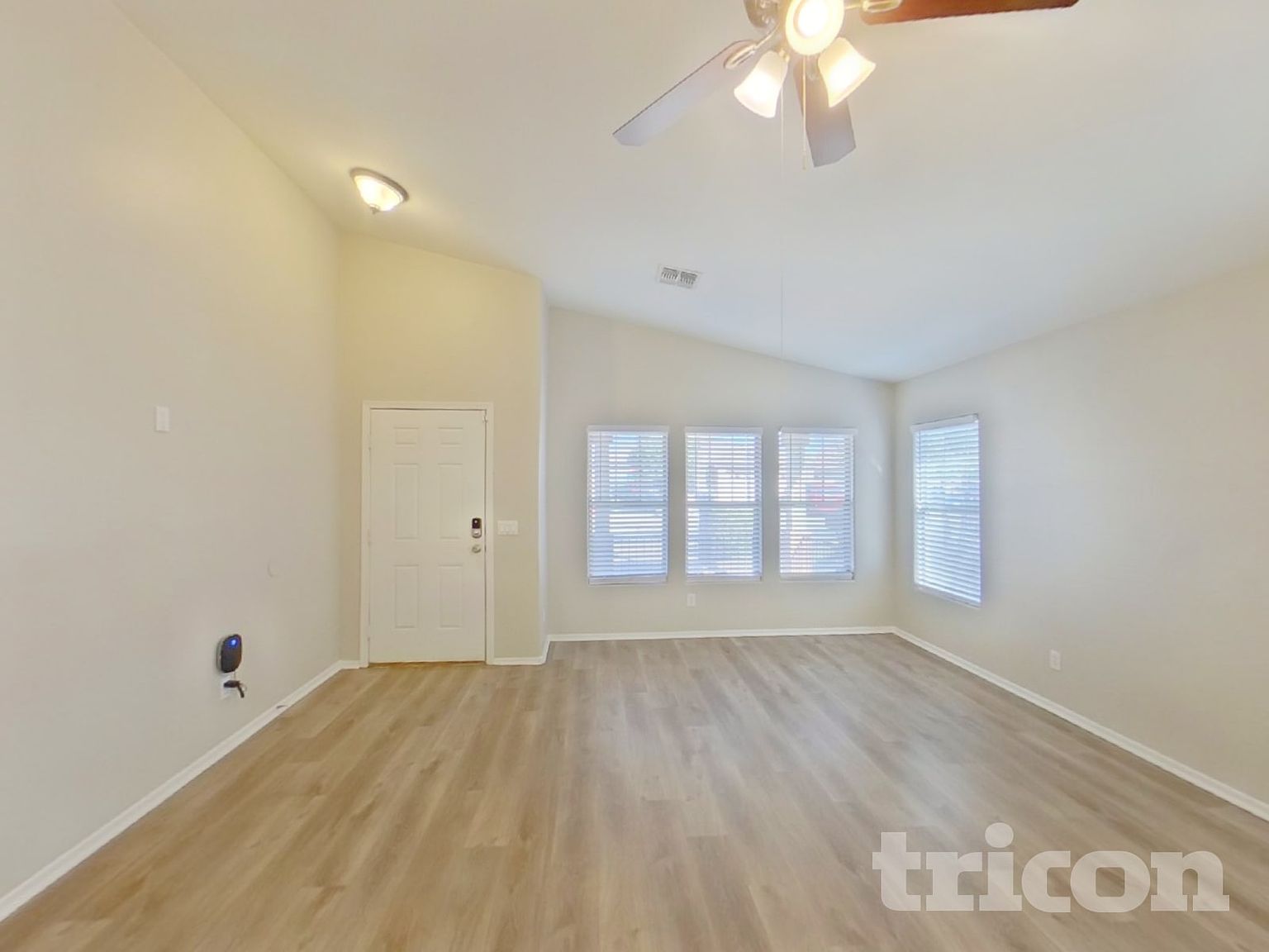 8529 W Hughes Drive photo 4