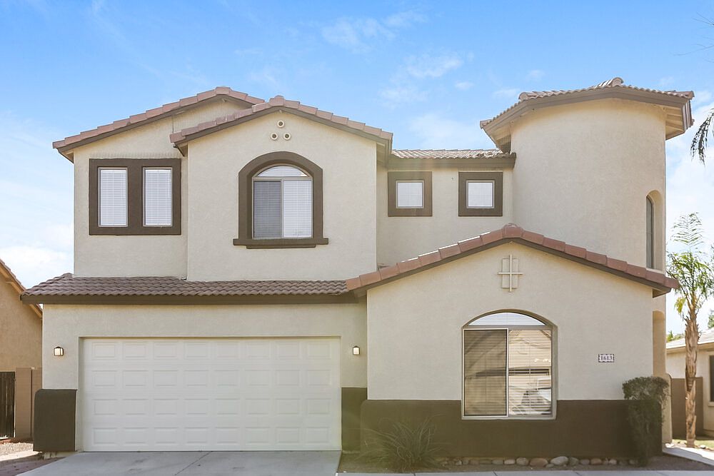 1613 W St Catherine Ave Phoenix, AZ 85041 photo 2