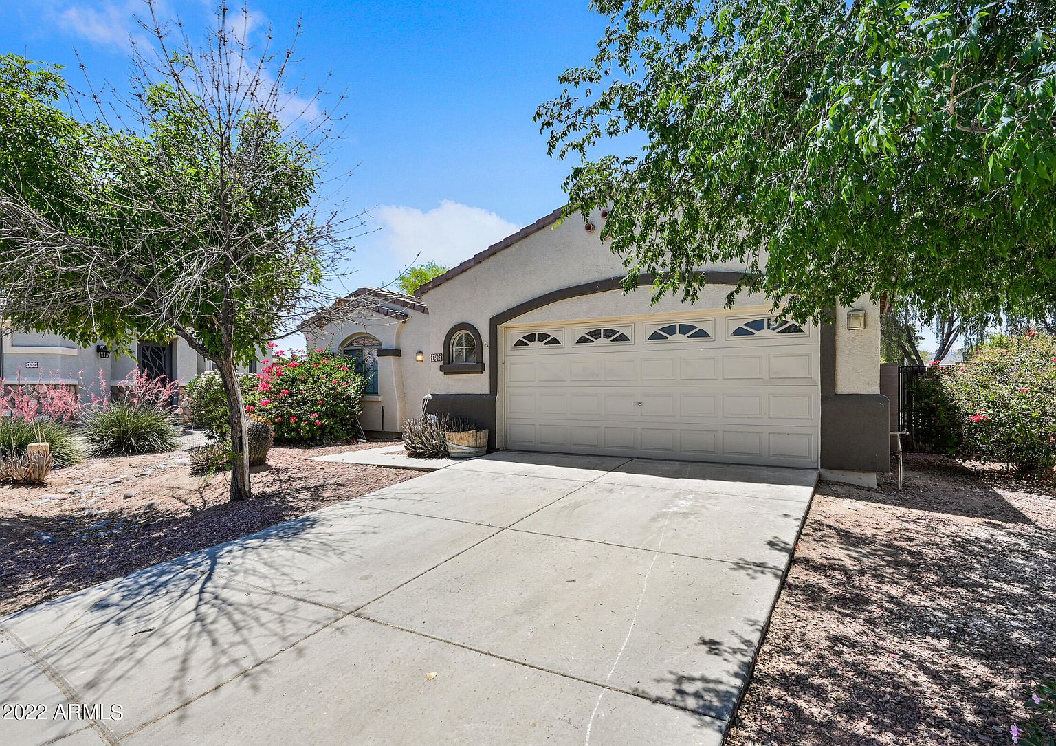 1525 W Saint Kateri Dr photo 4