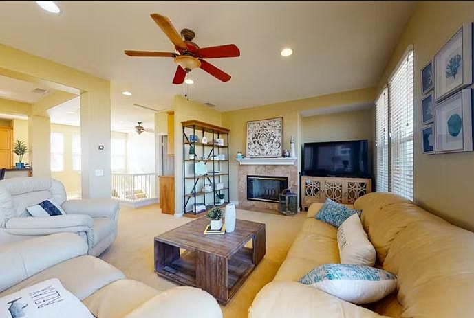 283 Neptune Way photo 3