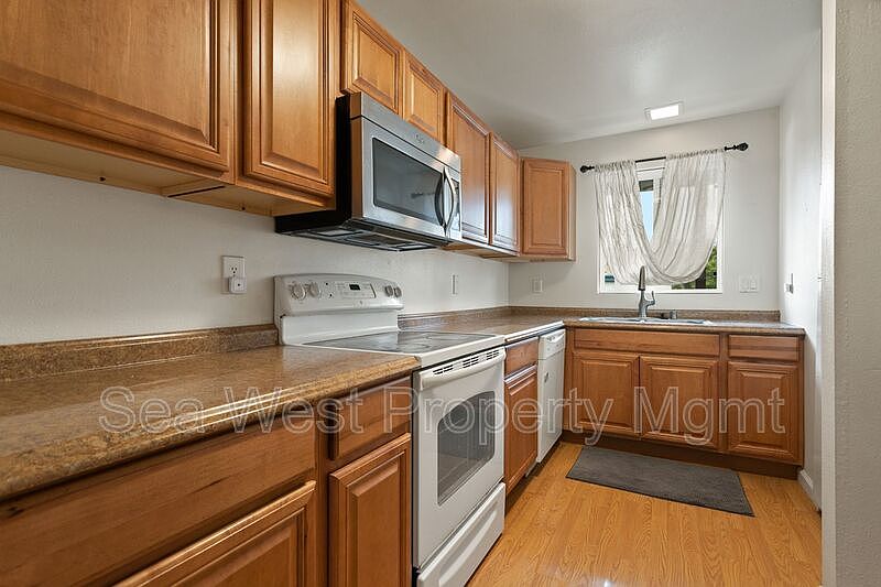 820 Encinitas Blvd photo 4