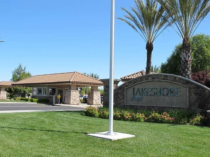 2477 Yosemite Way photo 3