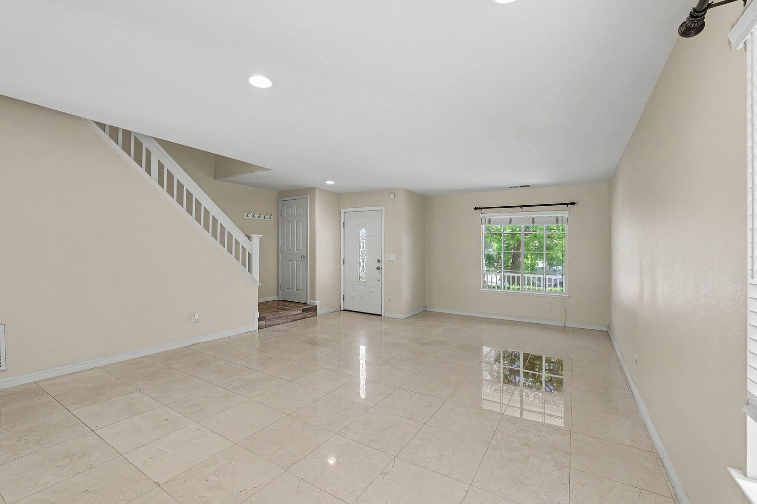 4561 Temblor Way photo 4