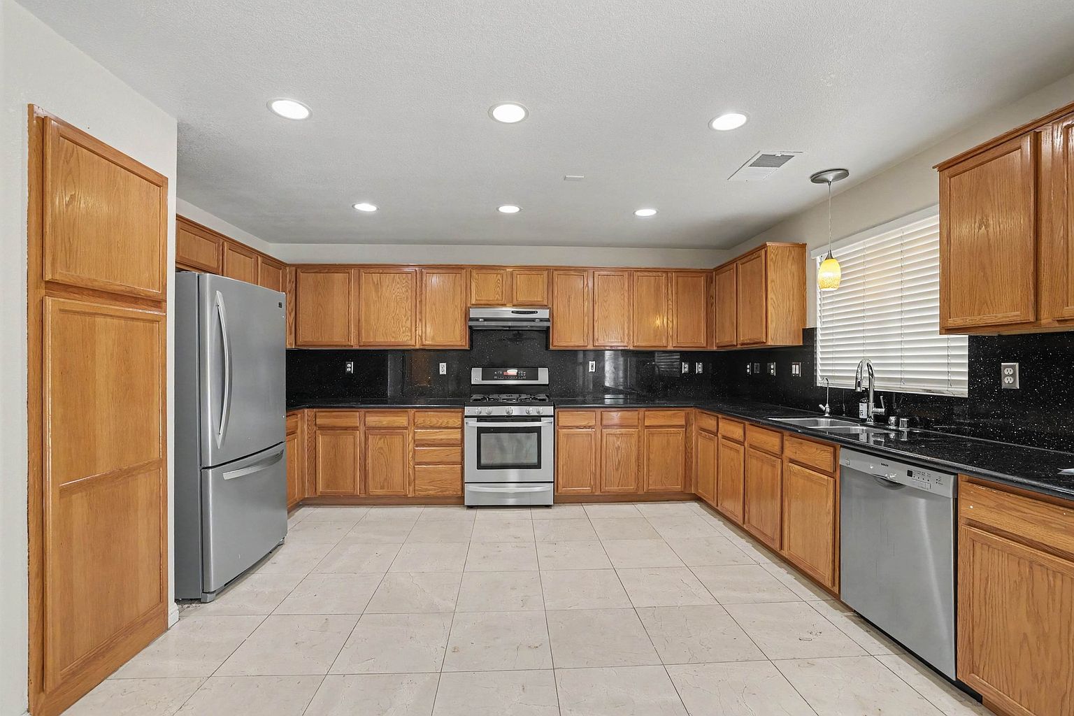 4561 Temblor Way photo 5