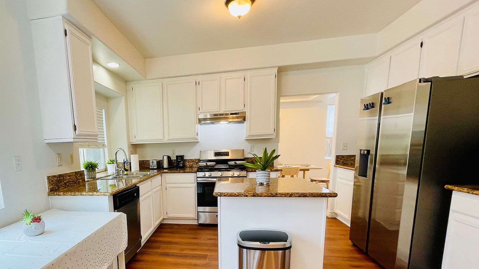 39605 Vanderbilt Ave photo 4