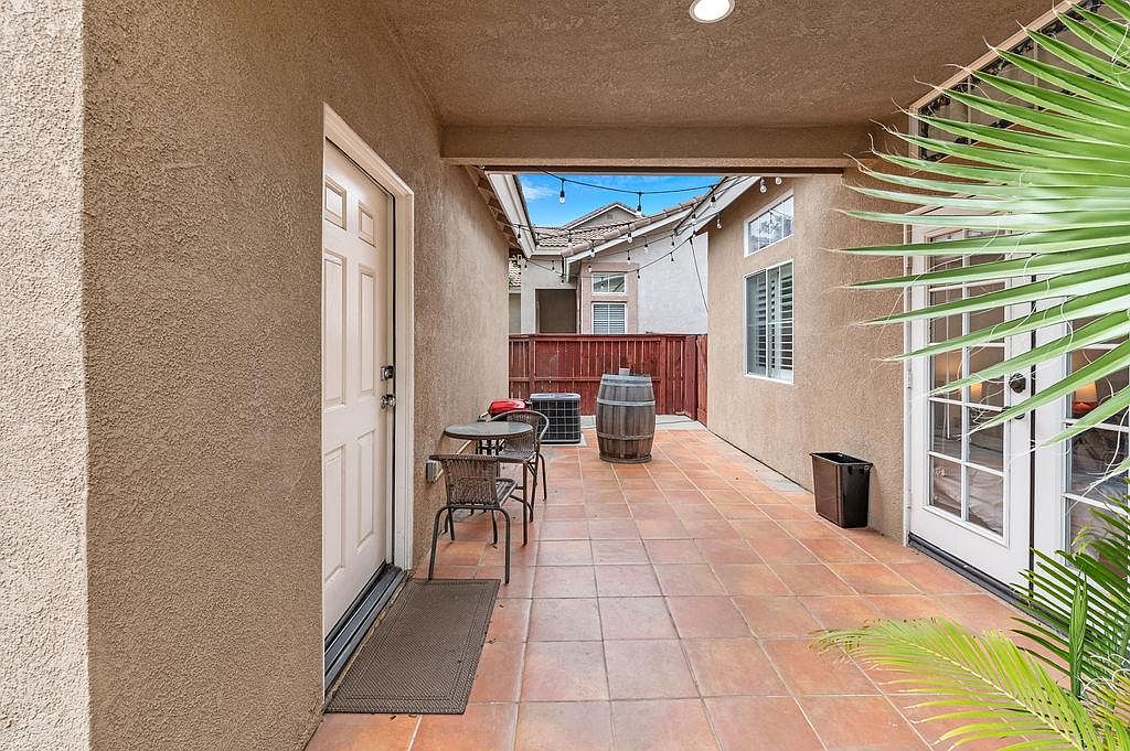 39510 Saint Honore Dr photo 4