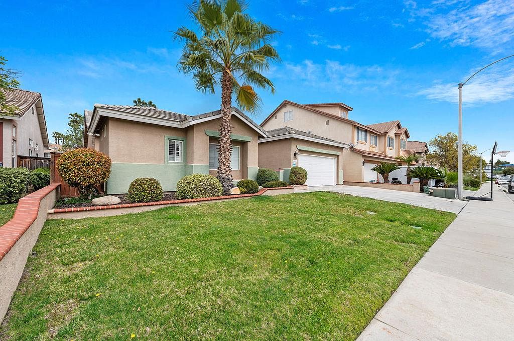 39510 Saint Honore Dr photo 2
