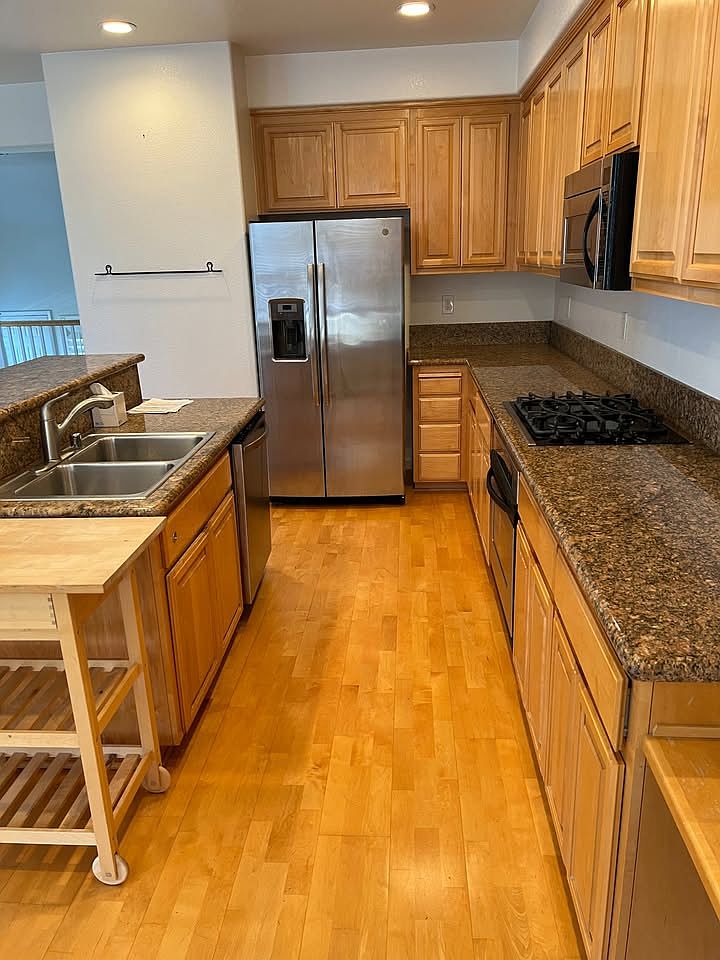 11 Royal Oak Ct photo 5