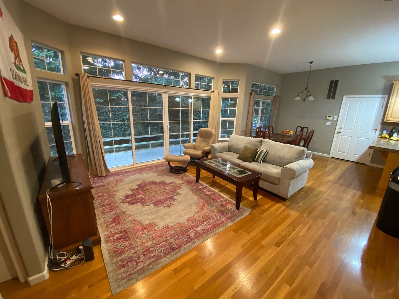 825 Moraga Dr photo 5
