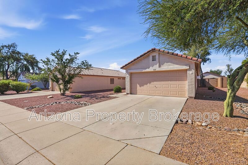14823 W Redfield Rd Surprise, AZ 85379 photo 4