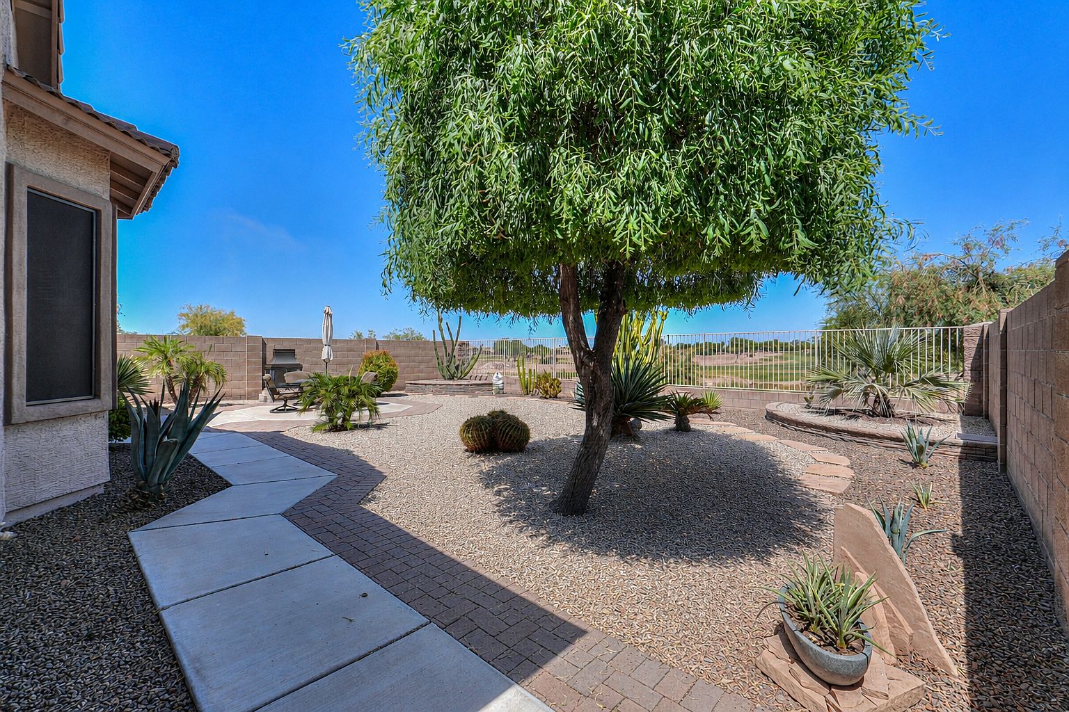 21563 N Greenway Rd photo 4