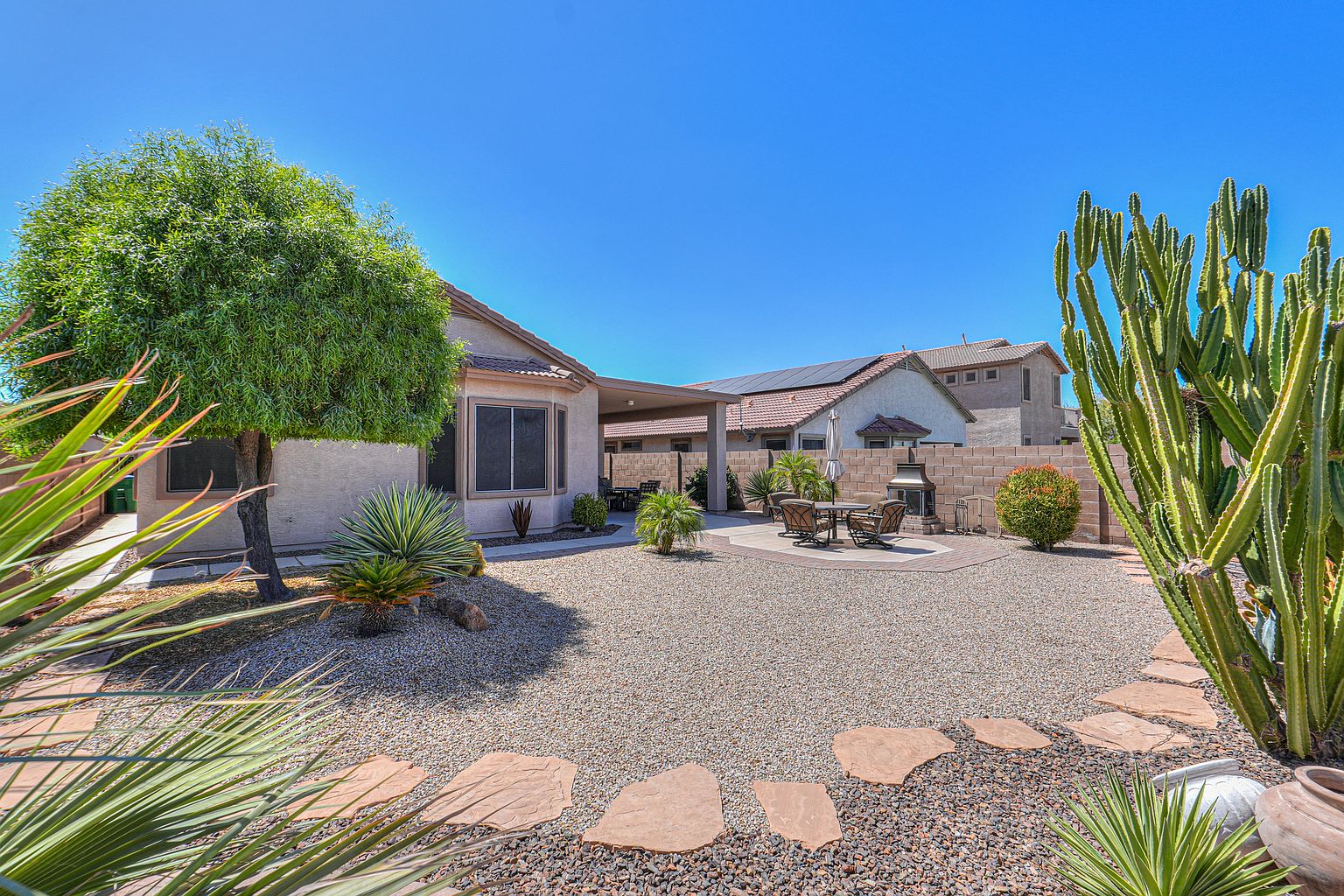 21563 N Greenway Rd photo 3