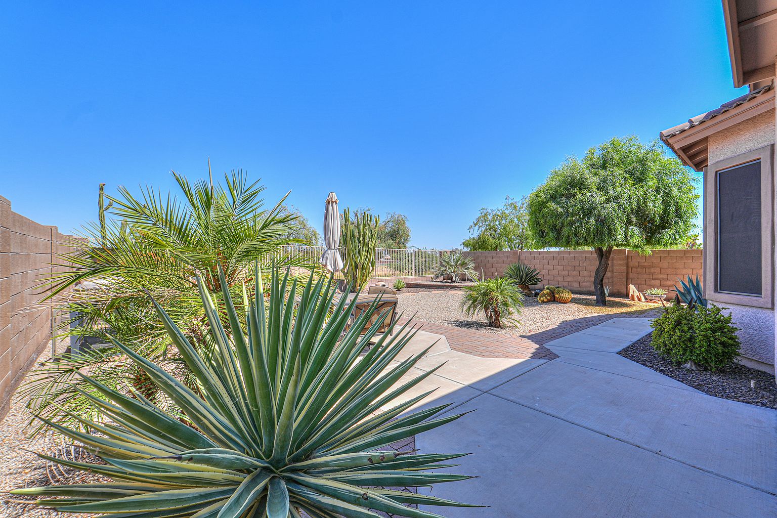21563 N Greenway Rd photo 5