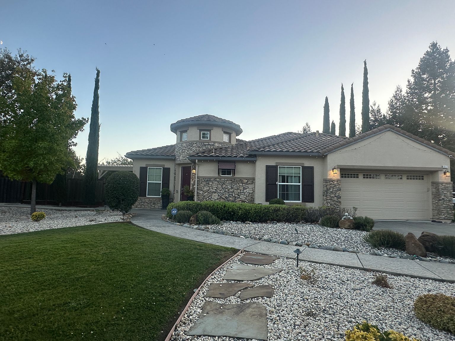 1117 Skywest Ct photo 2