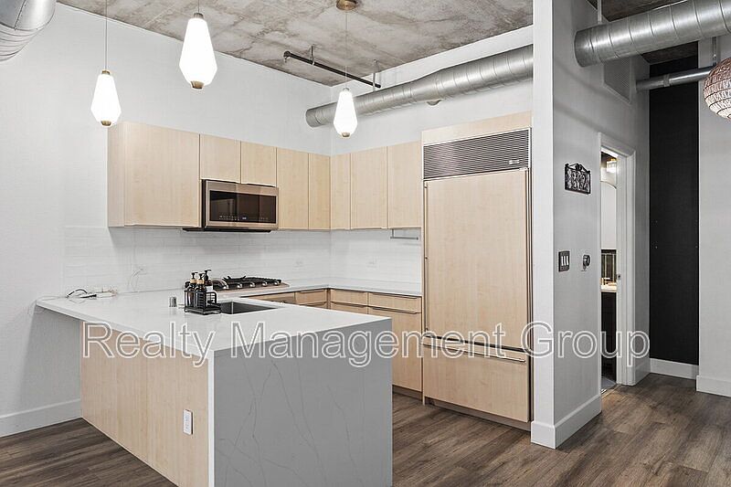 877 Island Ave photo 4