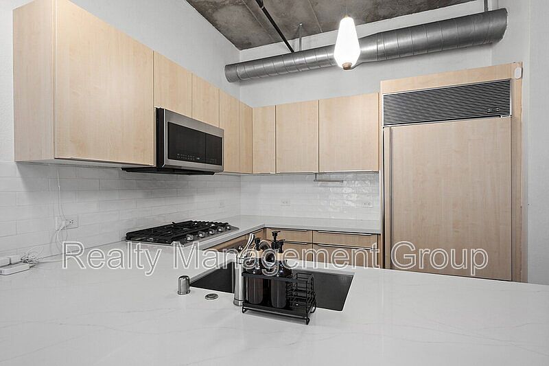 877 Island Ave photo 5