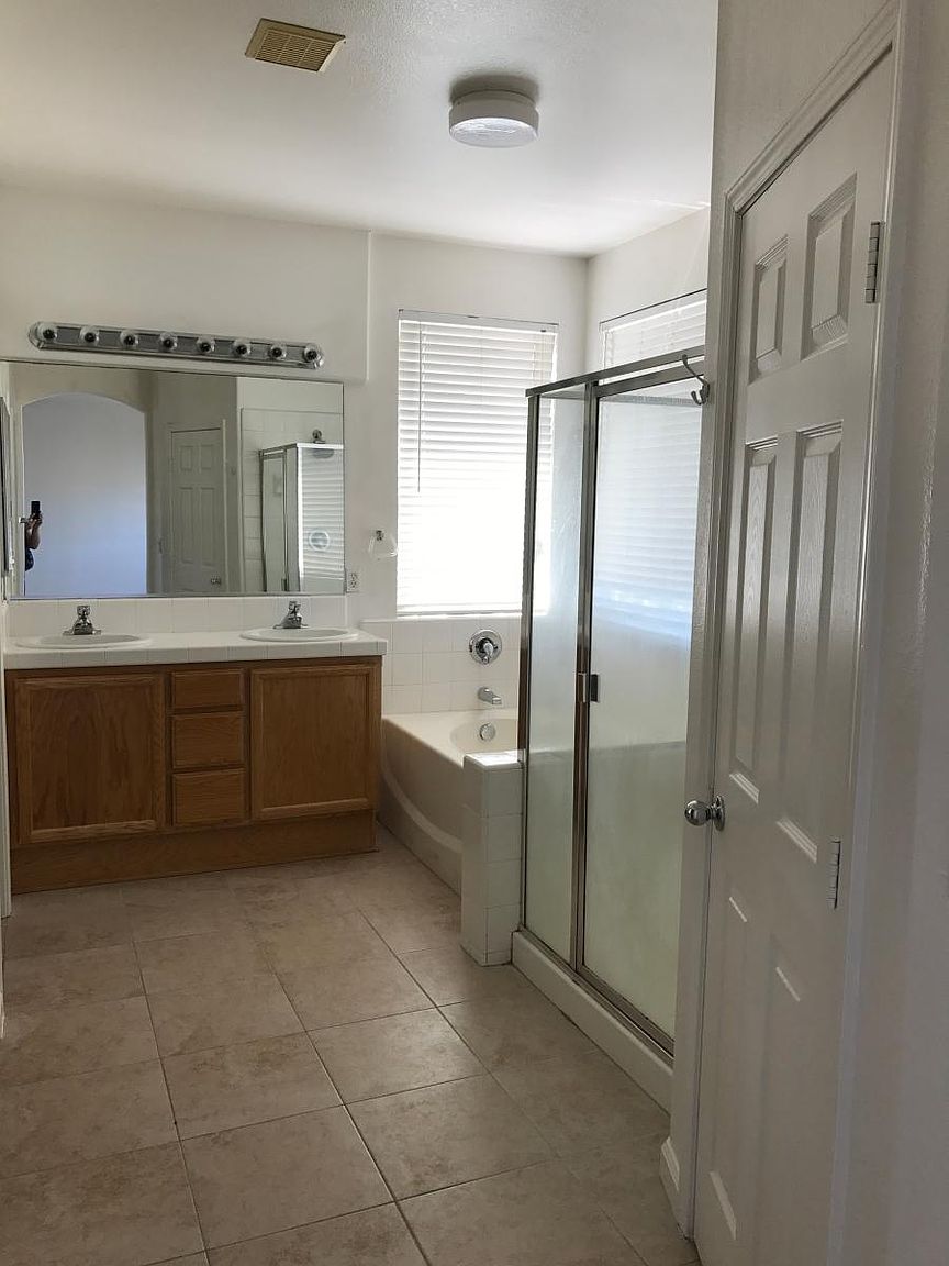 2447 Veneto Ln photo 5