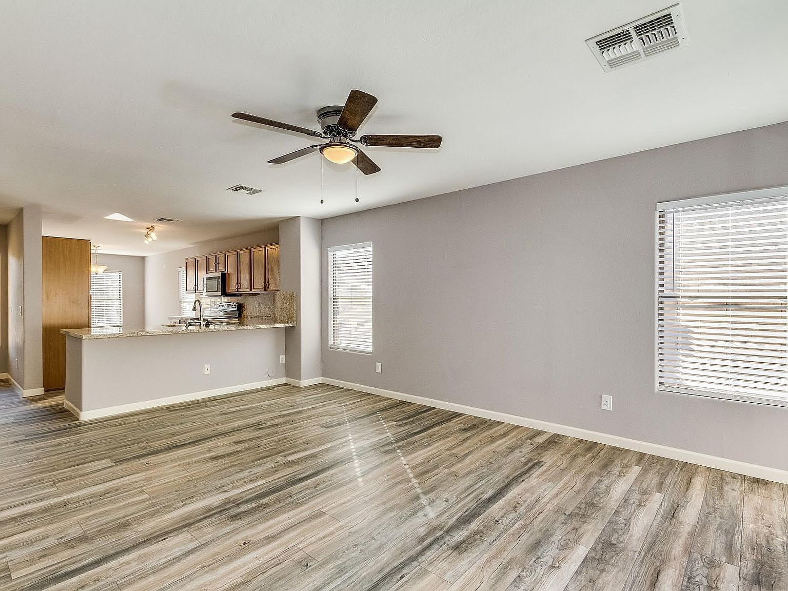 1622 W Nancy Ln photo 3