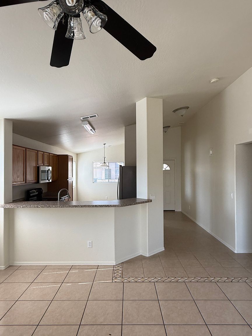 11021 W Rio Vista Ln photo 3