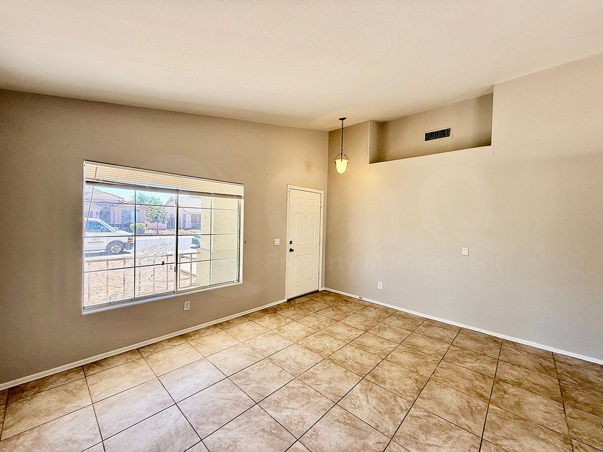 8222 W Pima St photo 5